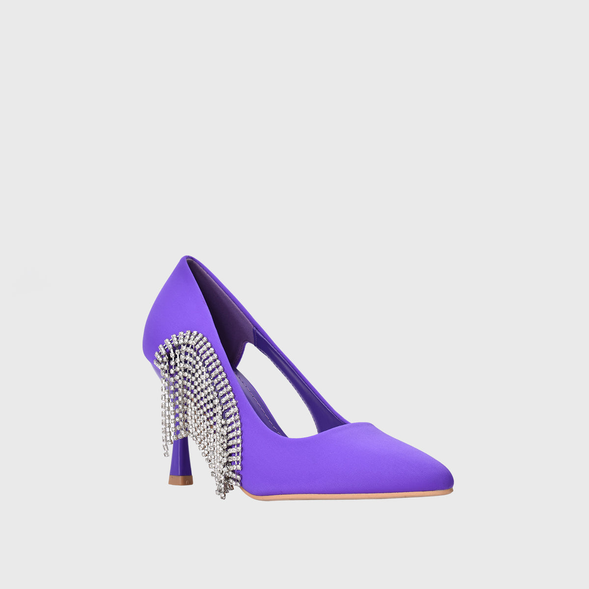 Purple high heel shoes with a chain